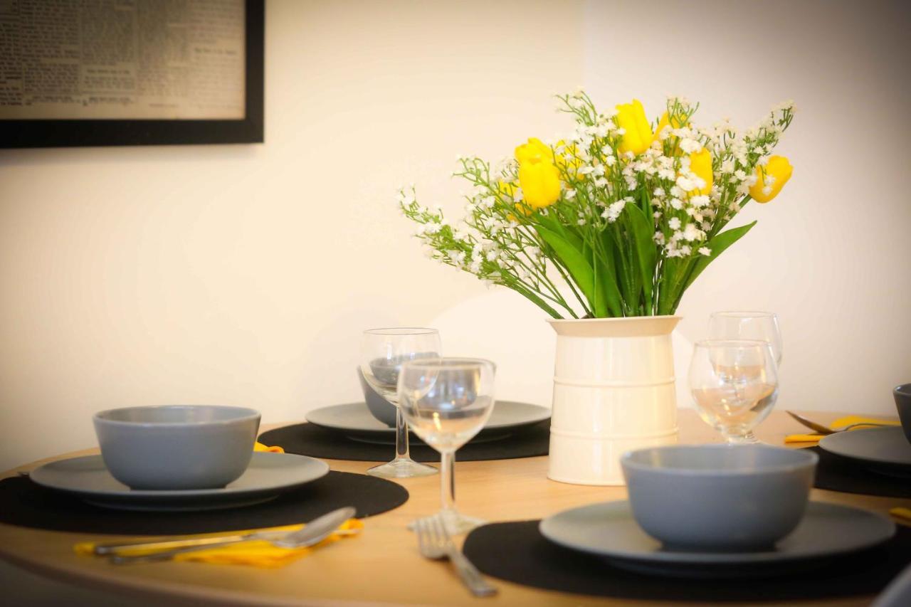 Excellent Location - City Centre - Parking - 4 Beds -2 Bedrooms Belfast Exteriér fotografie