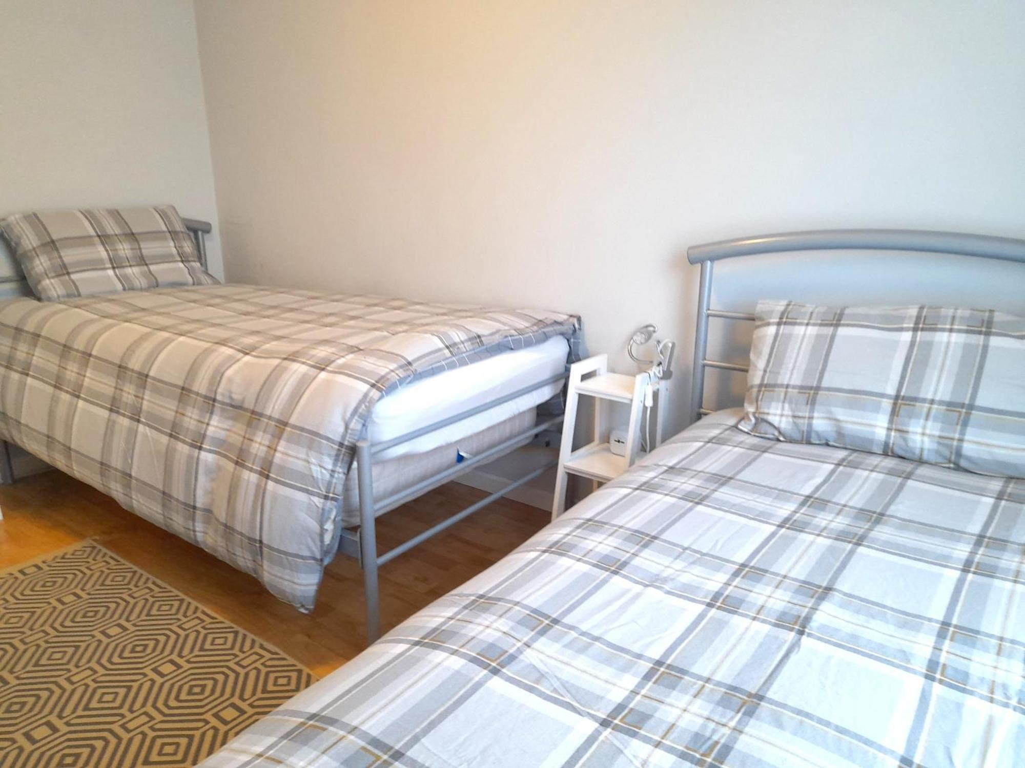 Excellent Location - City Centre - Parking - 4 Beds -2 Bedrooms Belfast Exteriér fotografie