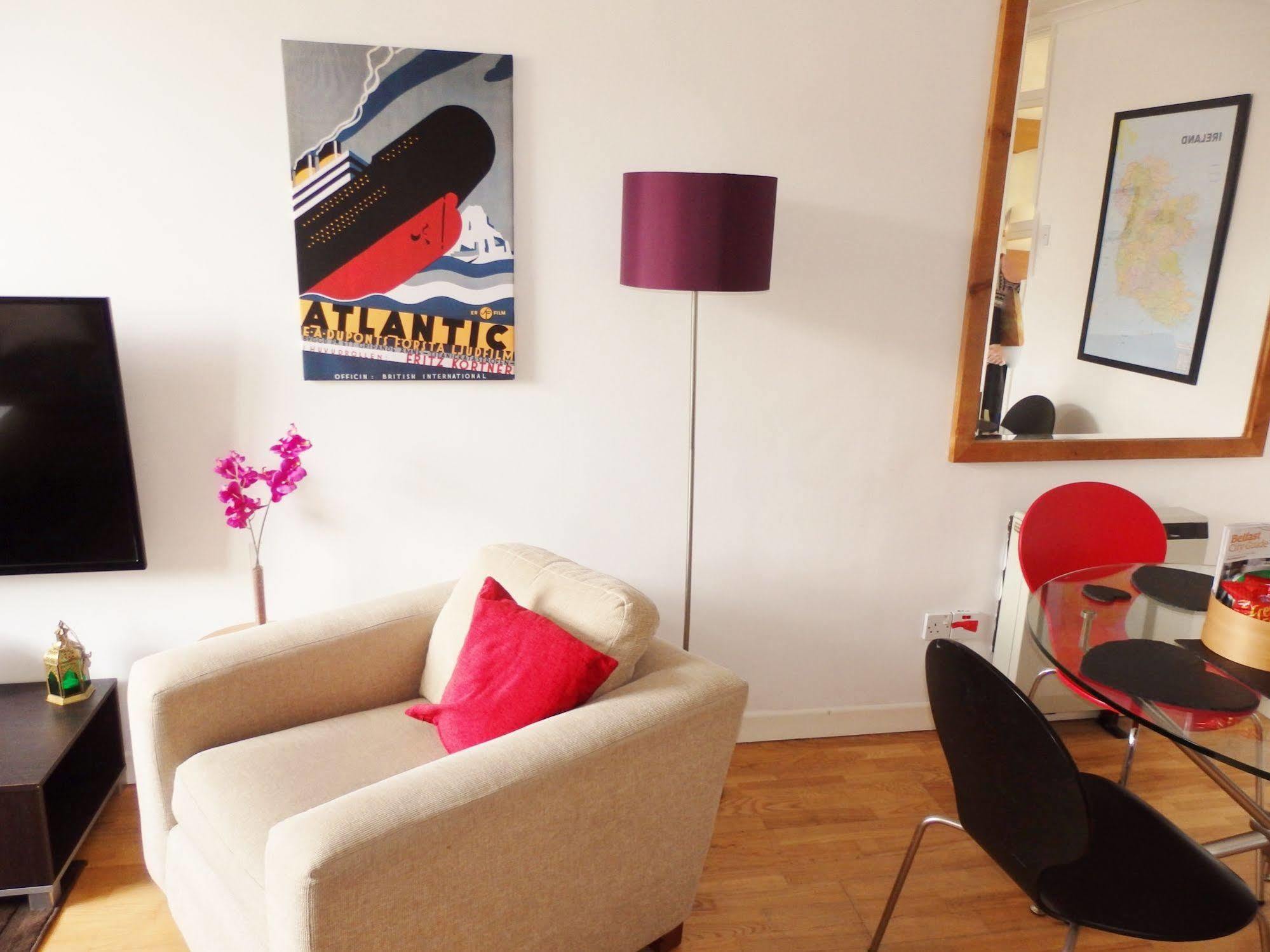 Excellent Location - City Centre - Parking - 4 Beds -2 Bedrooms Belfast Exteriér fotografie