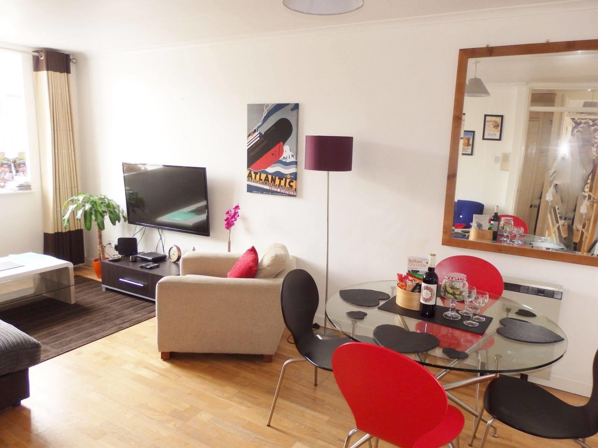 Excellent Location - City Centre - Parking - 4 Beds -2 Bedrooms Belfast Exteriér fotografie