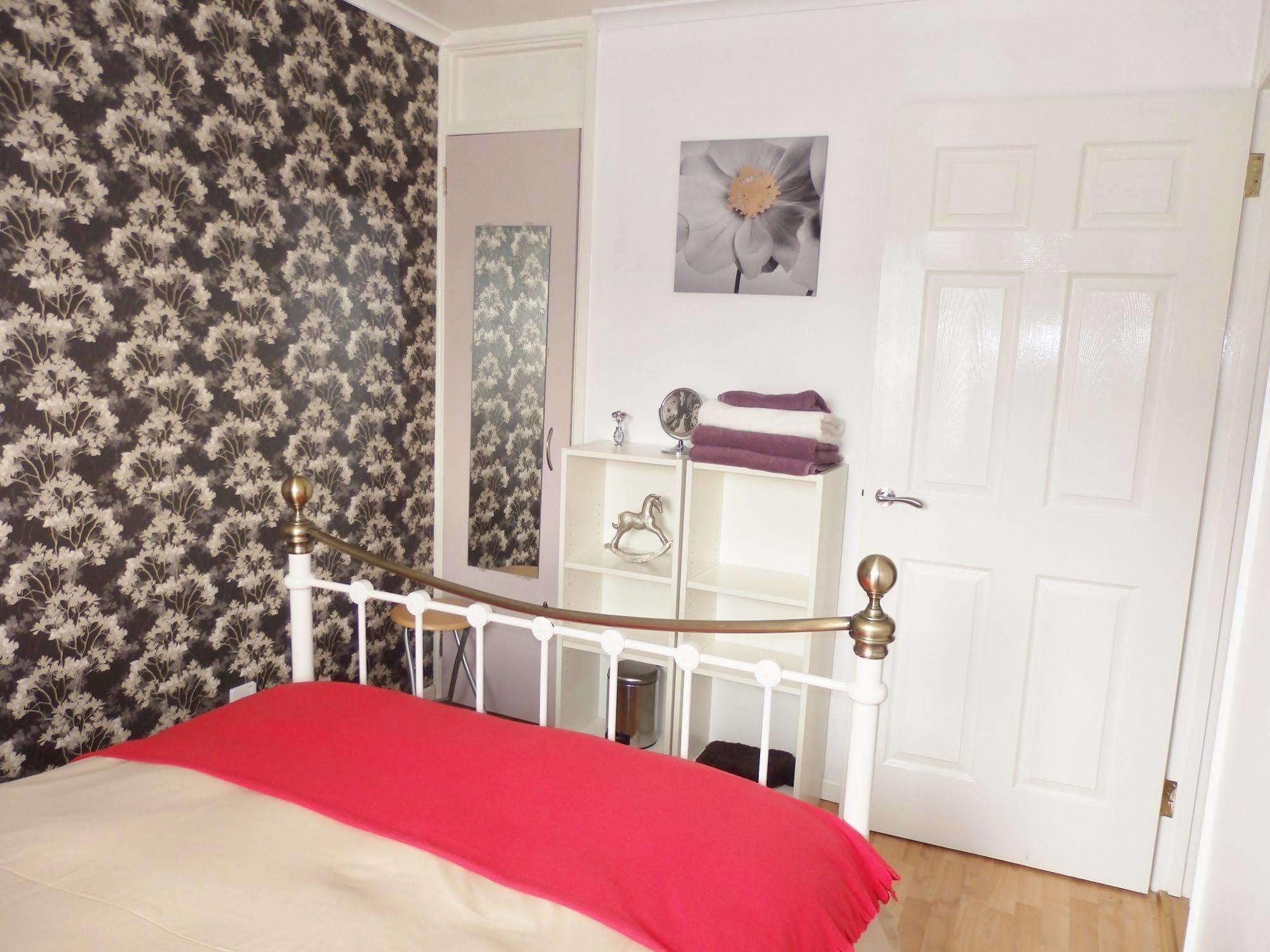 Excellent Location - City Centre - Parking - 4 Beds -2 Bedrooms Belfast Exteriér fotografie